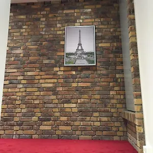 Апартаменты Tour Eiffel Grenelle, Париж